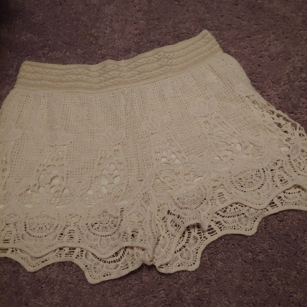 XXI lace shorts